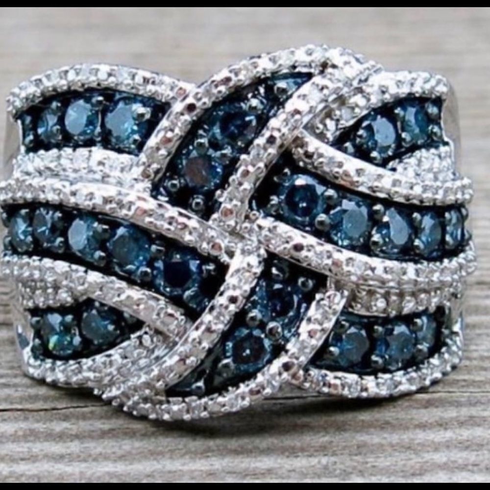 Elegant White Gold Blue Sapphire Wedding Band Ring
